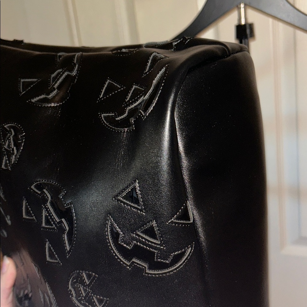 SOLD on Vinted! Foxblood X Goblin Co. ๐ Face Tote Bag w/ coffin โฐ๏ธ zipper pull - Picture 7 of 14